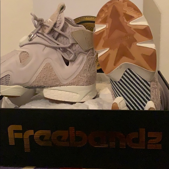 Reebok - Picture 2 of 2